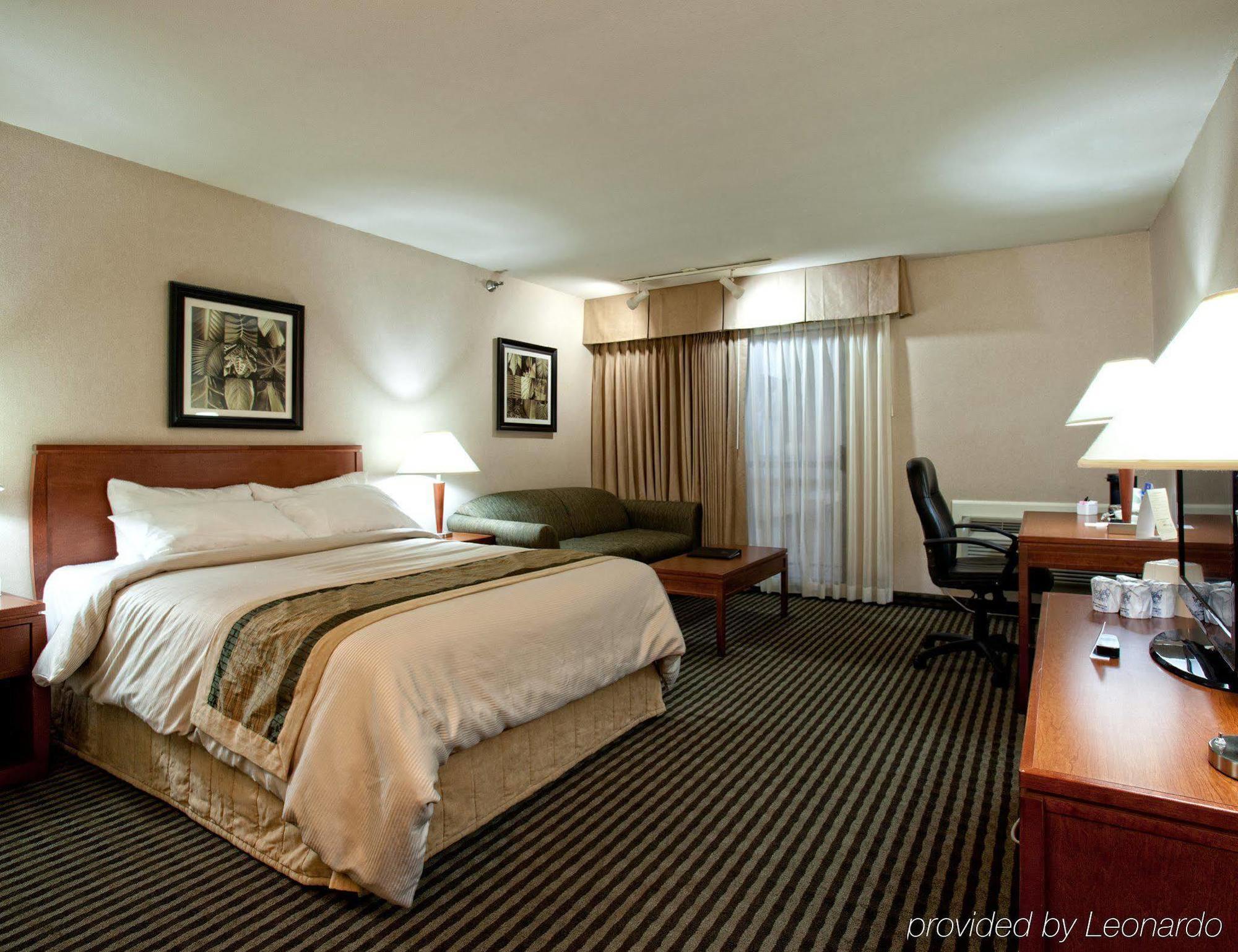 Surestay Hotel By Best Western Chilliwack Exterior photo