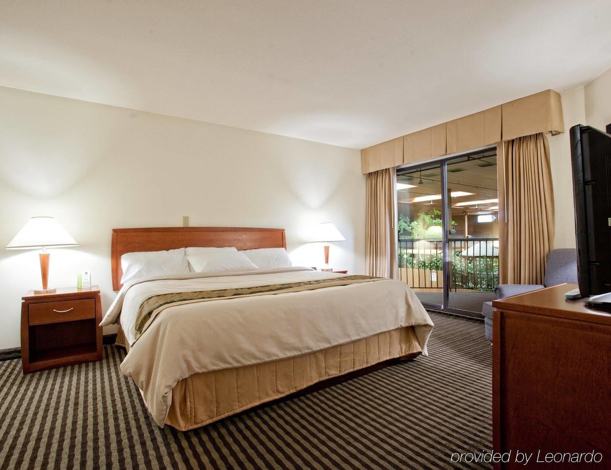 Surestay Hotel By Best Western Chilliwack Exterior photo