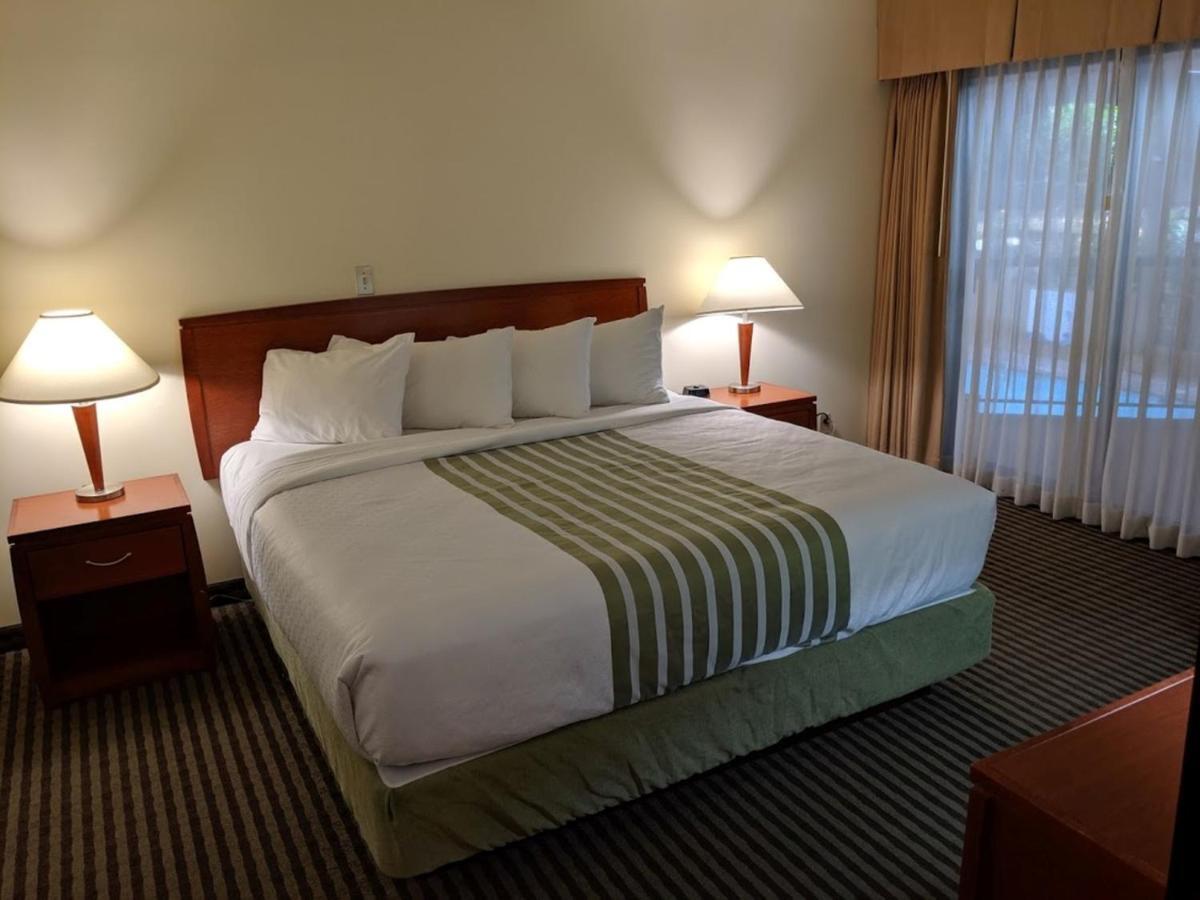 Surestay Hotel By Best Western Chilliwack Exterior photo
